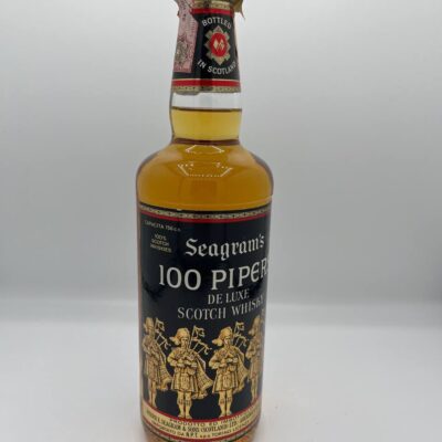 Seagram's 100 Piper De Luxe Scotch Whisky